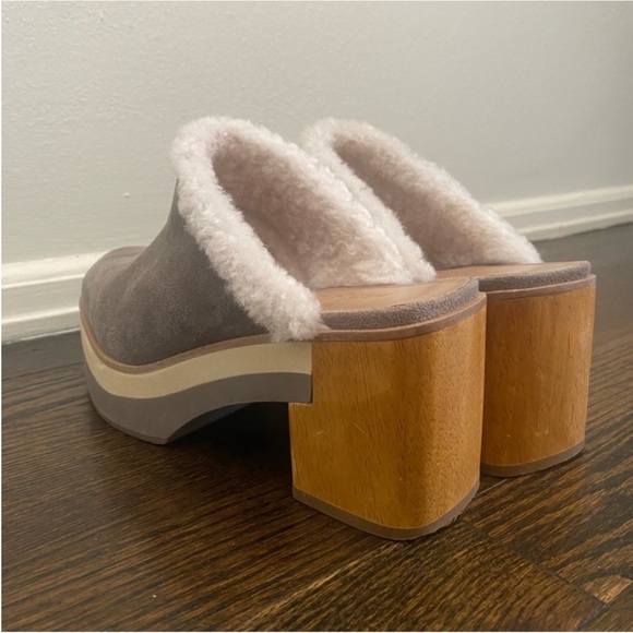 Bernardo Sky Suede Shearling Clogs Mules in Dusk - Picture 4 of 9